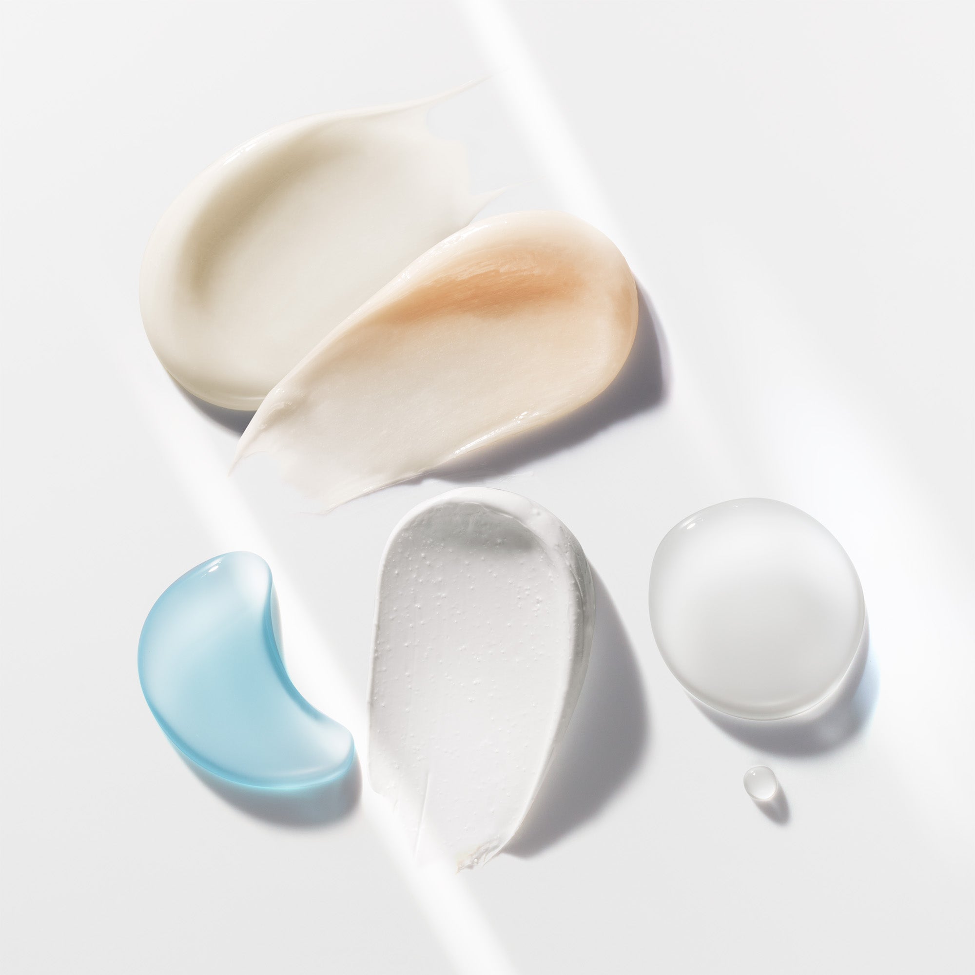 Clé de Peau Skin-Refining Clay Scrub esfoliante purificante