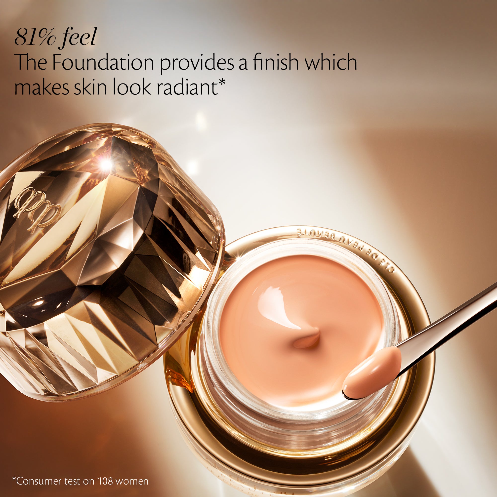 Clé de Peau Beauté The Foundation fondotinta Light Medium Ocher luminoso