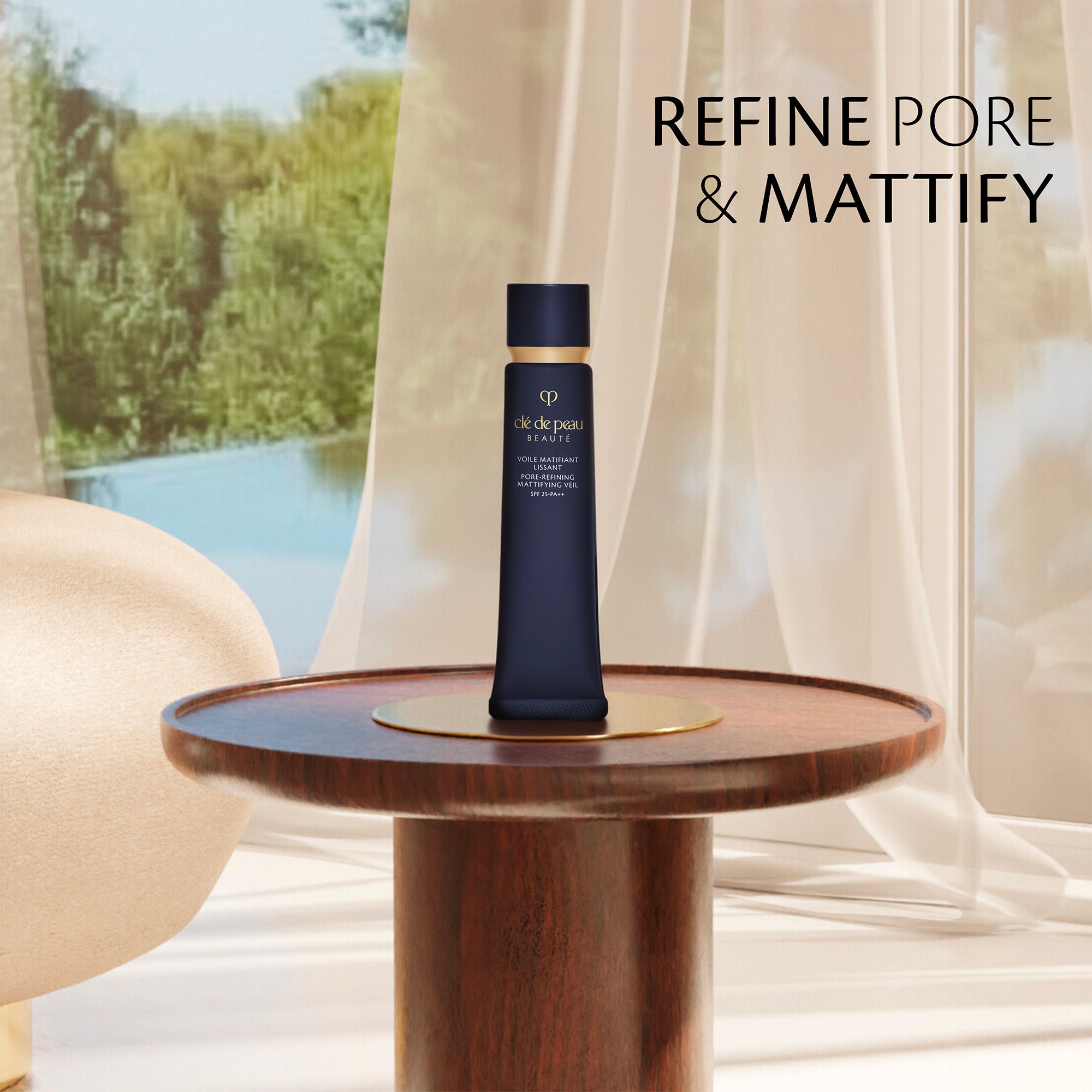 Clé de Peau Pore Refining Mattifying Veil primer opacizzante