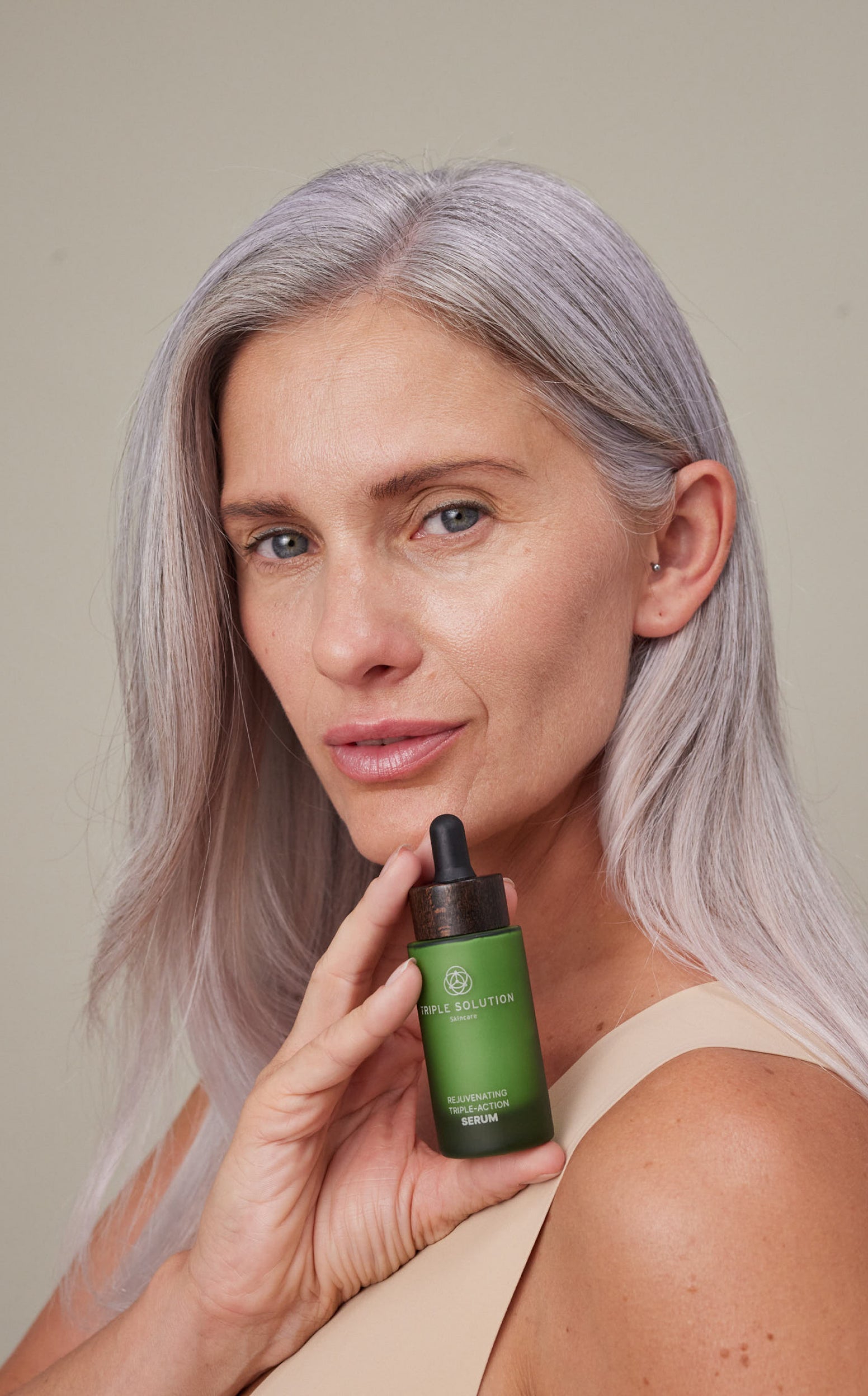 Triple Solution Essential Rejuvenating Serum Siero Flacone antiage